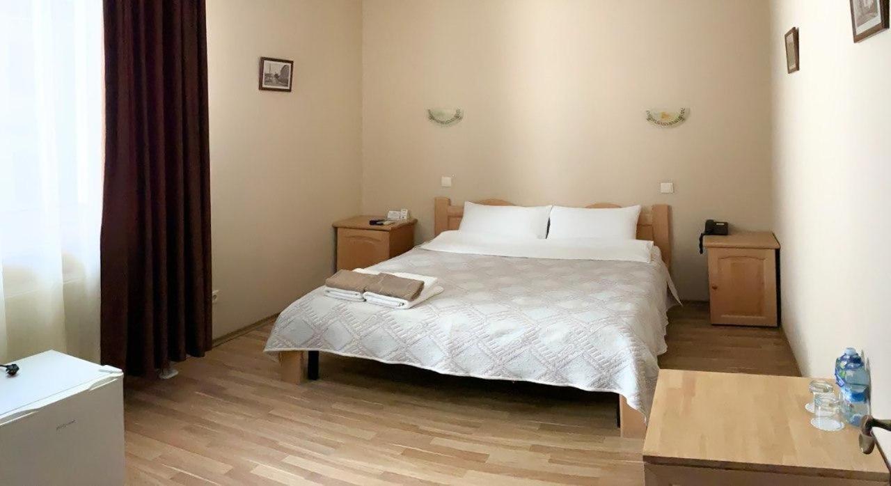 Etoile Hotel Charkov Buitenkant foto
