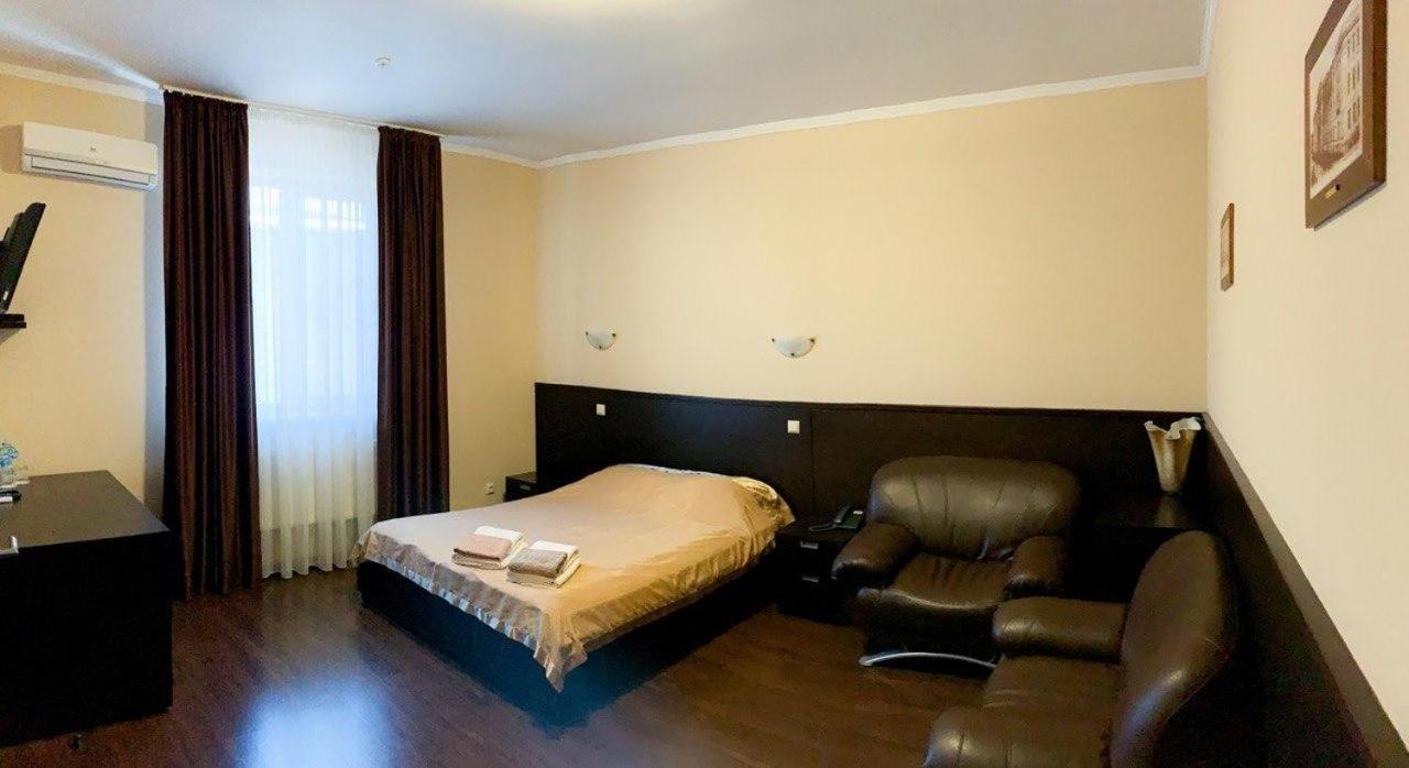 Etoile Hotel Charkov Buitenkant foto