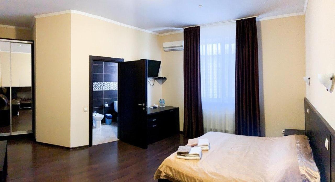 Etoile Hotel Charkov Buitenkant foto